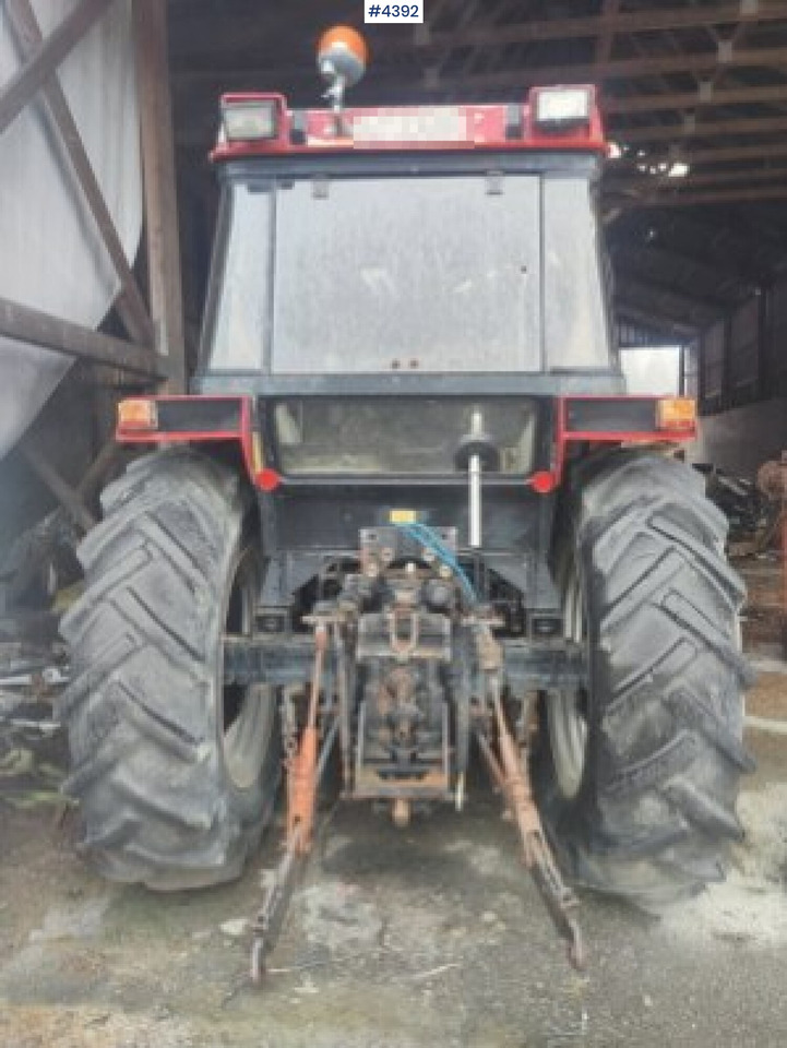 Case International 885XL 4x4 with trima loader - Traktor: foto 3 Case International 885XL 4x4 with trima loader - Traktor: foto 3