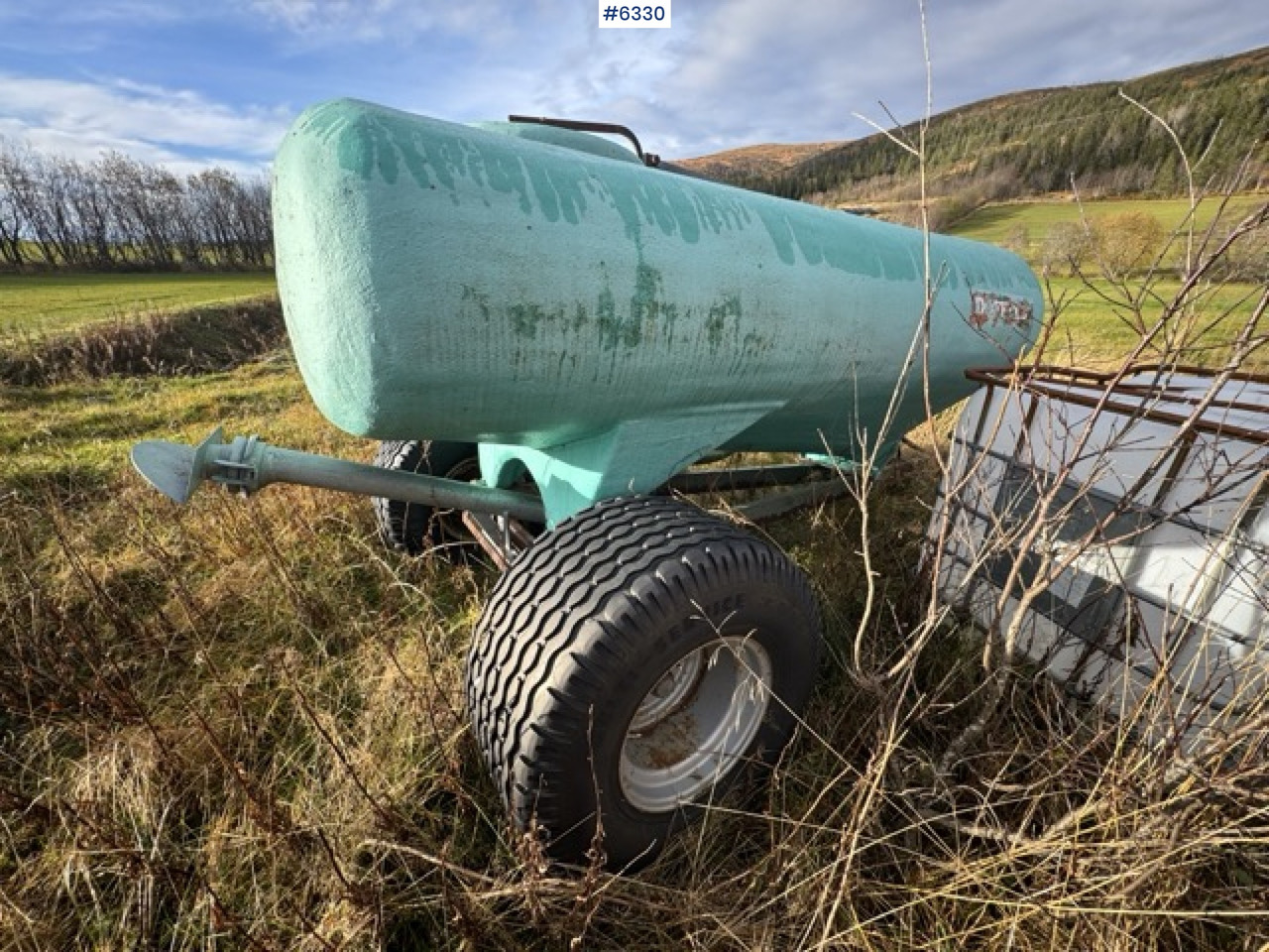 Doff X 3,500-liter manure spreader - Cisternë pleh i lëngshëm: foto 1 Doff X 3,500-liter manure spreader - Cisternë pleh i lëngshëm: foto 1