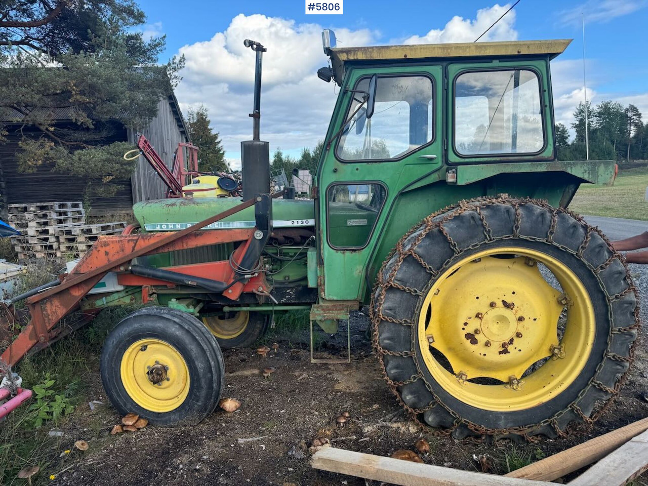 John Deere 2130 - Traktor: foto 1 John Deere 2130 - Traktor: foto 1