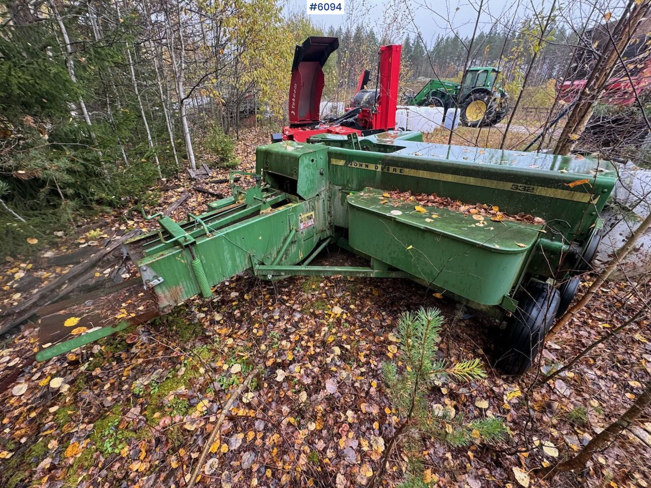 John Deere 332 - Barkthyese: foto 1 John Deere 332 - Barkthyese: foto 1