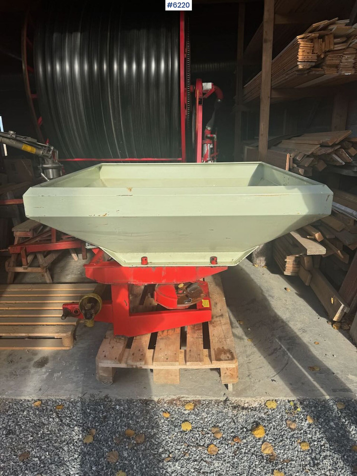 Rauch Komet ZS800 - Shpërndarës plehu kimik: foto 3 Rauch Komet ZS800 - Shpërndarës plehu kimik: foto 3