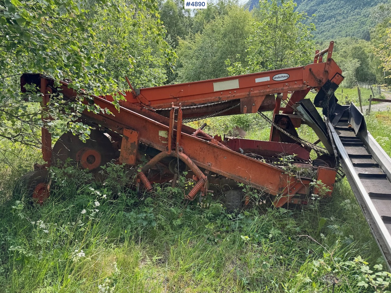 Underhaug Superfaun 1741 potato harvester - Makinë për nxjerrjen e patateve: foto 1 Underhaug Superfaun 1741 potato harvester - Makinë për nxjerrjen e patateve: foto 1