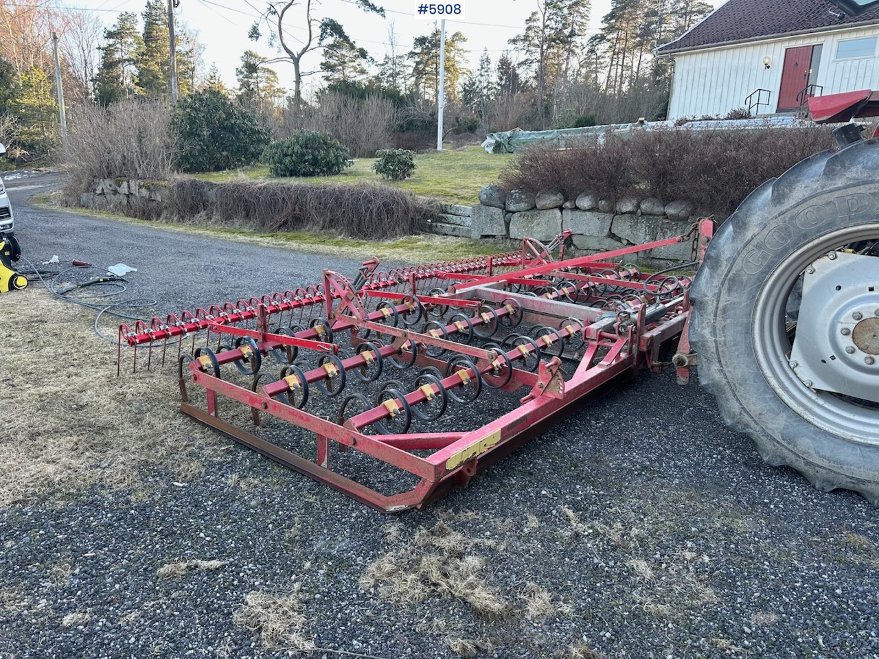 Väderstad Cultivator 4.6 m - Pajisje për lirimin e tokës: foto 3 Väderstad Cultivator 4.6 m - Pajisje për lirimin e tokës: foto 3
