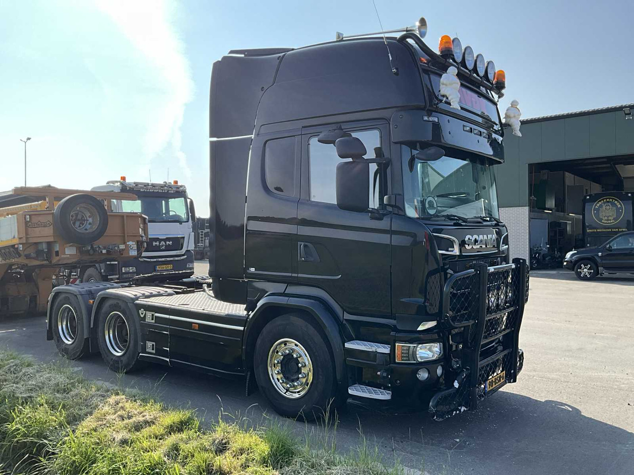 SCANIA R580 6x4 v8 - Gjysmë-kamion: foto 1 SCANIA R580 6x4 v8 - Gjysmë-kamion: foto 1