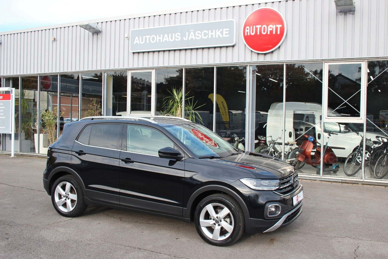 Volkswagen T-Cross Style 18tKM ACC LED DSG SiHzg Kamera APP - SUV: foto 2 Volkswagen T-Cross Style 18tKM ACC LED DSG SiHzg Kamera APP - SUV: foto 2