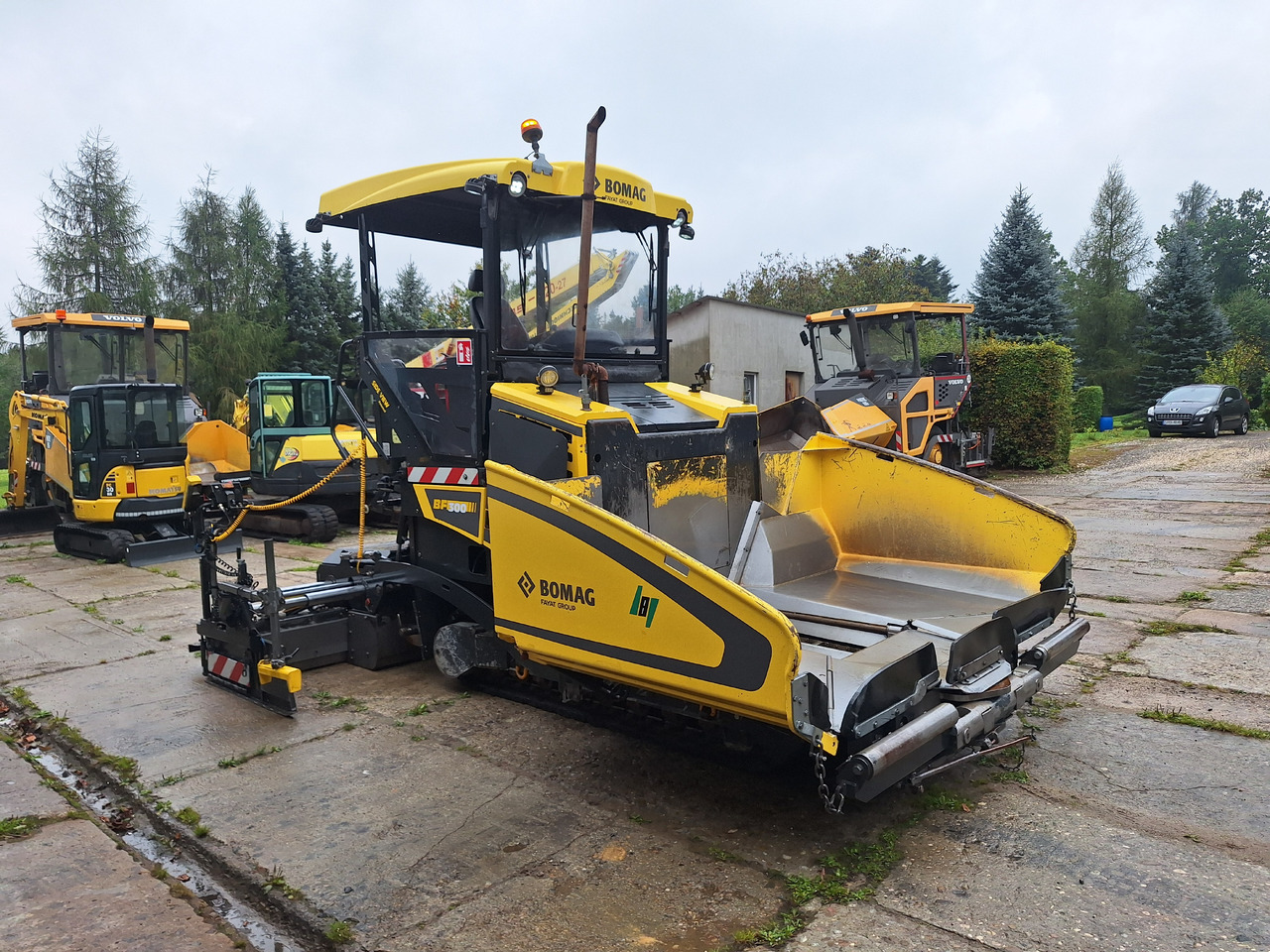 Bomag Bf 300C-3 - Shtrues asfalti: foto 2 Bomag Bf 300C-3 - Shtrues asfalti: foto 2