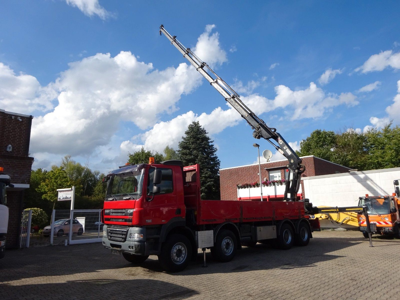 DAF 85.410 Pritsche + HIAB 322E6 Kran 8x4 - Kamion me vinç: foto 2 DAF 85.410 Pritsche + HIAB 322E6 Kran 8x4 - Kamion me vinç: foto 2