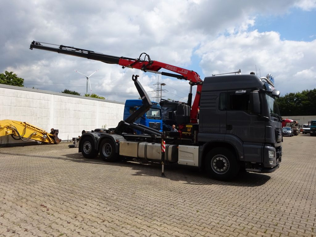 MAN 26.500 Abroller + Fassi F125A Kran 6x2-4 Allrad - Kamion vetëngarkues, Kamion me vinç: foto 4 MAN 26.500 Abroller + Fassi F125A Kran 6x2-4 Allrad - Kamion vetëngarkues, Kamion me vinç: foto 4