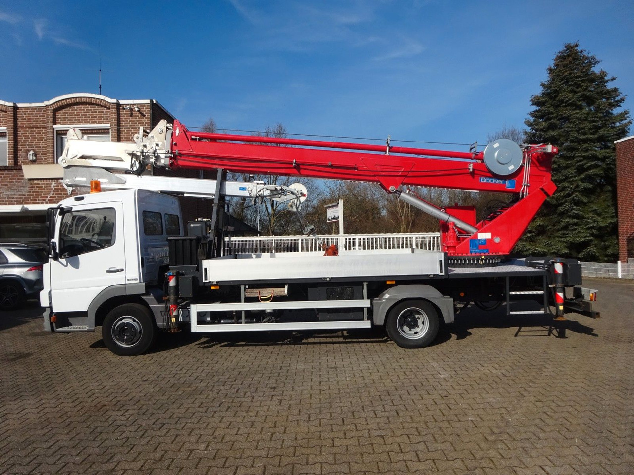 Mercedes-Benz 818 Atego + Böcker AK 32 Meter Dachdeckerkran - Kamion me vinç: foto 3 Mercedes-Benz 818 Atego + Böcker AK 32 Meter Dachdeckerkran - Kamion me vinç: foto 3