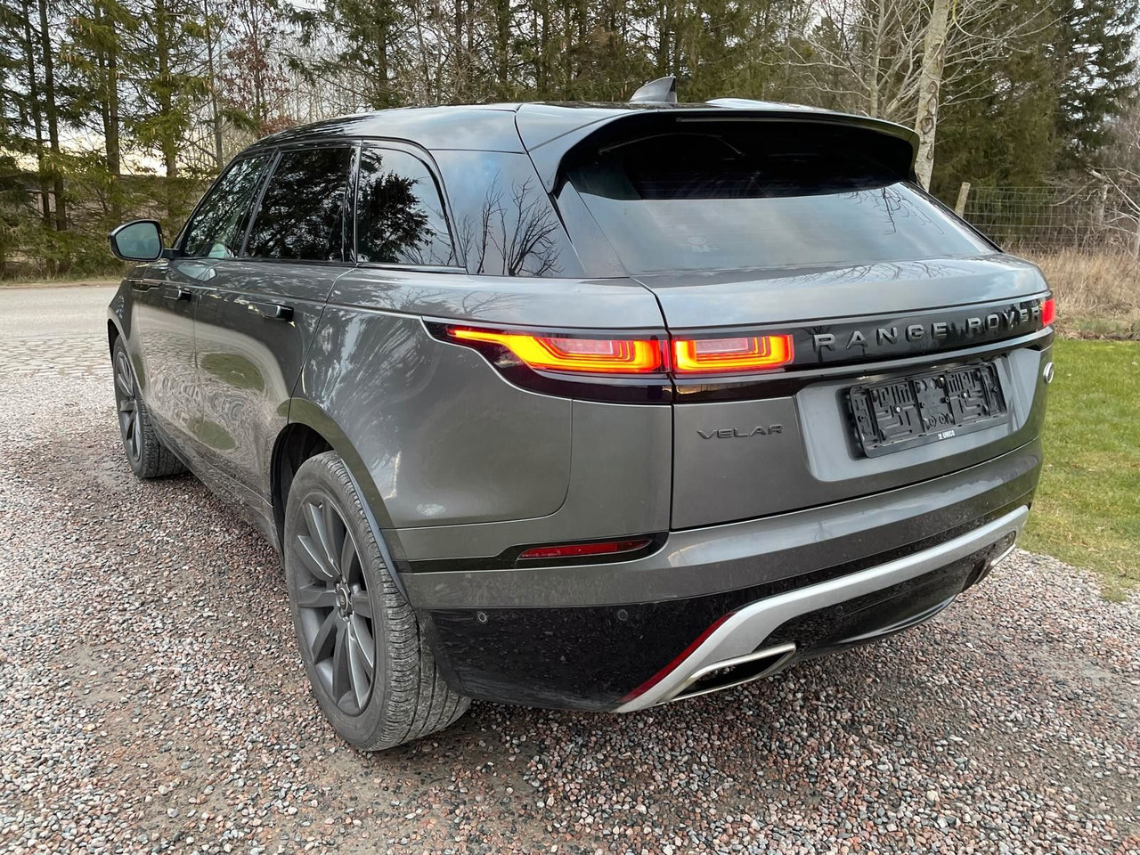 SUV Land Rover Range Rover Velar R-Dynamic 3.0D 4WD Land Rover Range Rover Velar R-Dynamic 3.0D 4WD *RESERVED: foto 6