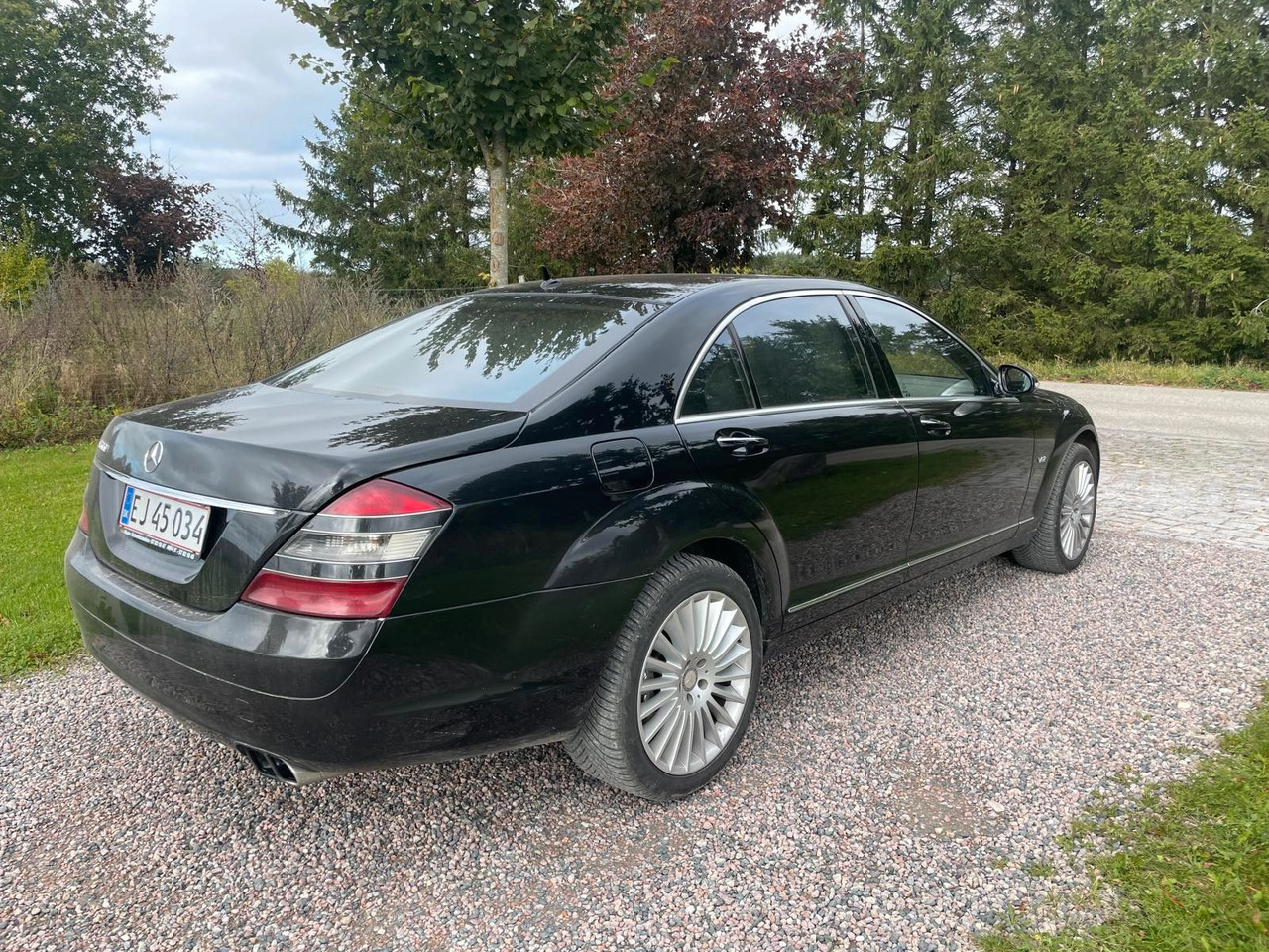 Mercedes-Benz S 600 S-Klasse Limousine - Makinë me portobagazh: foto 4 Mercedes-Benz S 600 S-Klasse Limousine - Makinë me portobagazh: foto 4