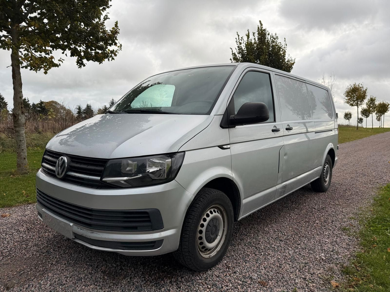 Volkswagen T6 Transporter Kasten lang - Furgon pasagjerësh: foto 1 Volkswagen T6 Transporter Kasten lang - Furgon pasagjerësh: foto 1
