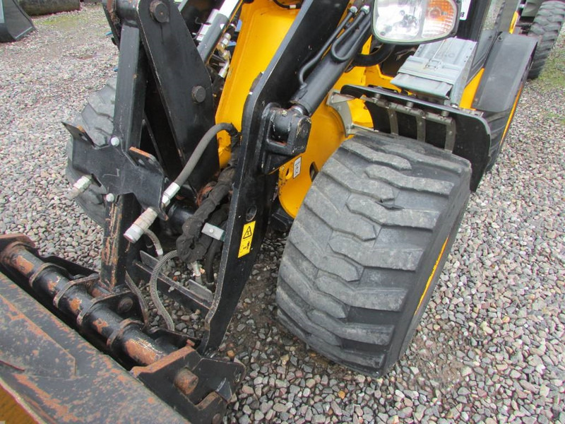 JCB 403 Radlader 22.500 EUR - Fadrom me goma: foto 3 JCB 403 Radlader 22.500 EUR - Fadrom me goma: foto 3