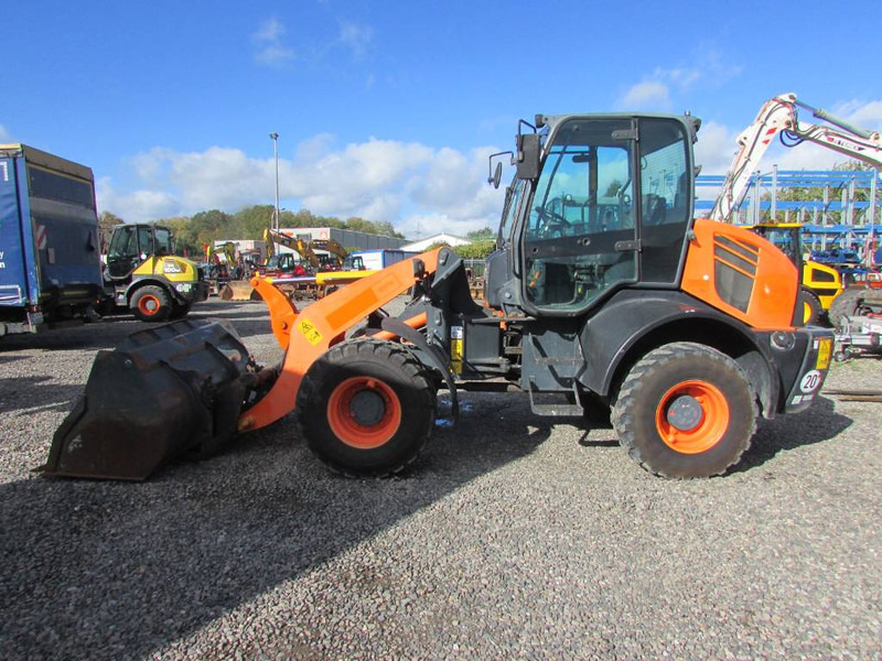 Komatsu WA 100 M-7 Radlader 29.000 EUR - Fadrom me goma: foto 1 Komatsu WA 100 M-7 Radlader 29.000 EUR - Fadrom me goma: foto 1