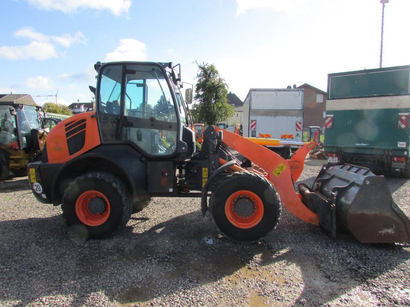 Komatsu WA 100 M-7 Radlader 29.000 EUR - Fadrom me goma: foto 4 Komatsu WA 100 M-7 Radlader 29.000 EUR - Fadrom me goma: foto 4