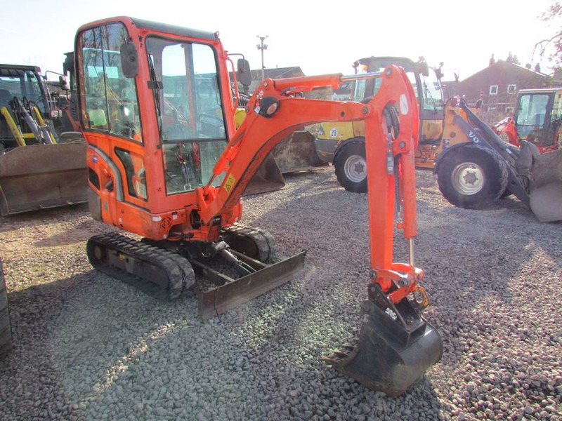 Kubota KX 016-4 Minibagger 13.900 EUR - Miniekskavator: foto 3 Kubota KX 016-4 Minibagger 13.900 EUR - Miniekskavator: foto 3