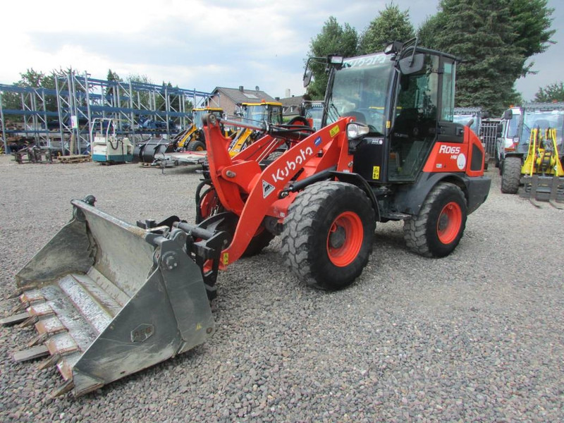Kubota R 065 Radlader 30.000 EUR - Fadrom me goma: foto 2 Kubota R 065 Radlader 30.000 EUR - Fadrom me goma: foto 2