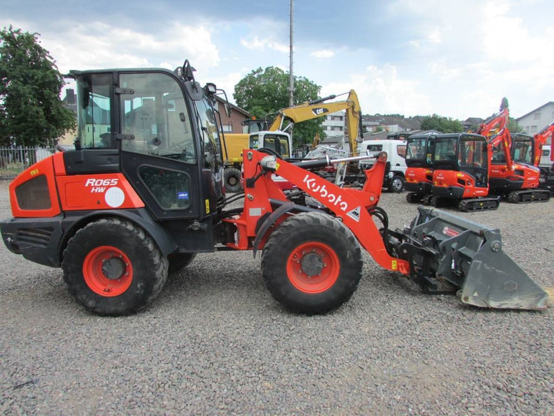 Kubota R 065 Radlader 30.000 EUR - Fadrom me goma: foto 5 Kubota R 065 Radlader 30.000 EUR - Fadrom me goma: foto 5