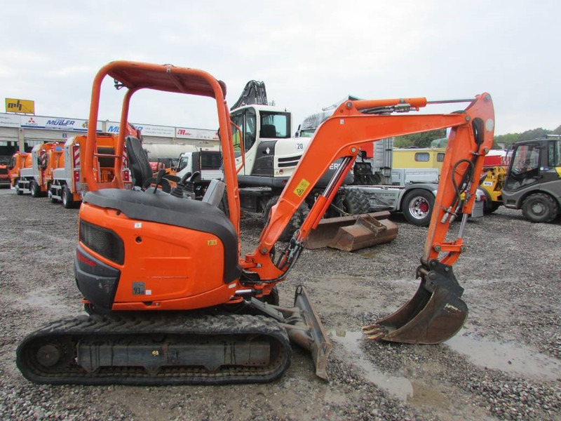Kubota U 27-4 Canopy Minibagger 18.000 EUR - Miniekskavator: foto 4 Kubota U 27-4 Canopy Minibagger 18.000 EUR - Miniekskavator: foto 4