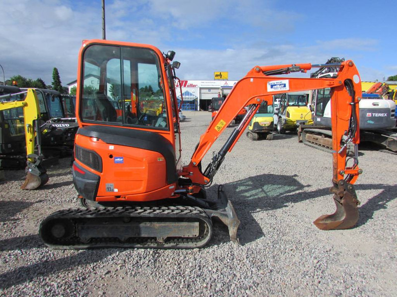 Kubota U 27-4 Minibagger 21.500 EUR - Miniekskavator: foto 4 Kubota U 27-4 Minibagger 21.500 EUR - Miniekskavator: foto 4