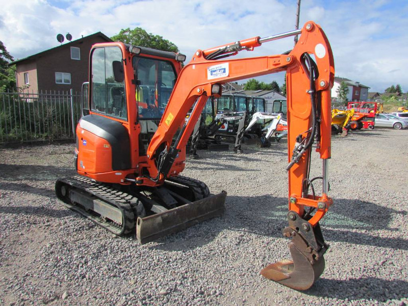 Kubota U 27-4 Minibagger 21.500 EUR - Miniekskavator: foto 3 Kubota U 27-4 Minibagger 21.500 EUR - Miniekskavator: foto 3