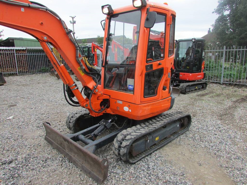 Kubota U 35-3 alpha 3 Minibagger 22.000 EUR - Miniekskavator: foto 2 Kubota U 35-3 alpha 3 Minibagger 22.000 EUR - Miniekskavator: foto 2