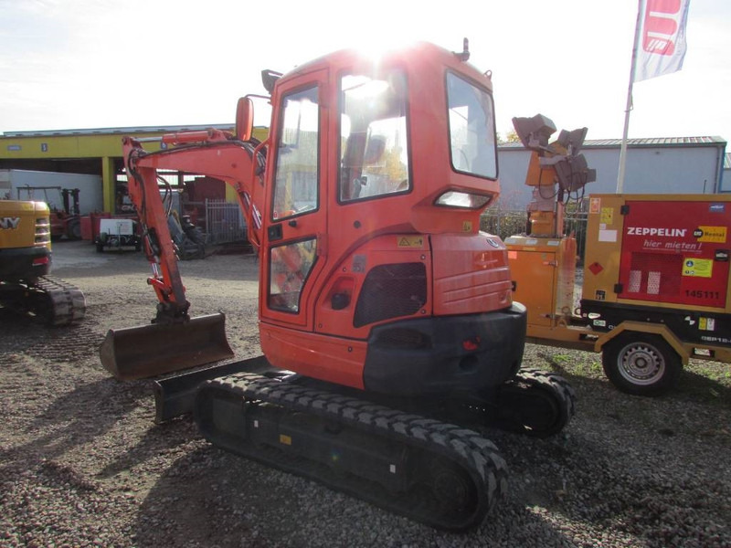 Kubota U 35-3 alpha 3 Minibagger 22.000 EUR - Miniekskavator: foto 3 Kubota U 35-3 alpha 3 Minibagger 22.000 EUR - Miniekskavator: foto 3