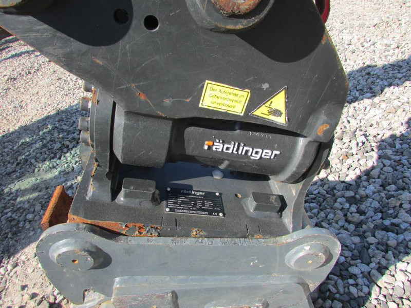 Sany SY 26 U Powertilt HS 03 / 26.500 EUR - Miniekskavator: foto 4 Sany SY 26 U Powertilt HS 03 / 26.500 EUR - Miniekskavator: foto 4
