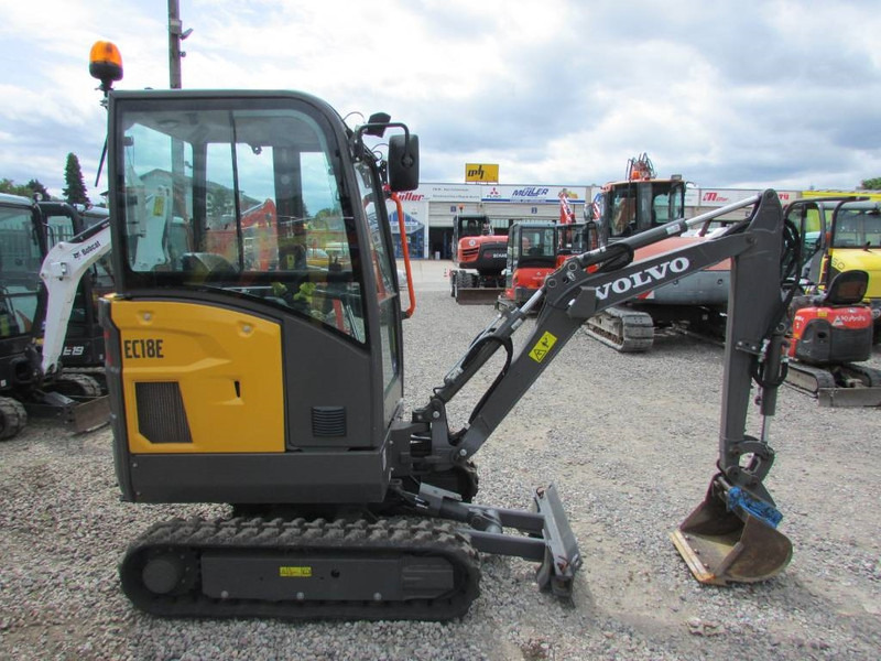 Volvo EC 18 E Minibagger 23.500 EUR - Miniekskavator: foto 4 Volvo EC 18 E Minibagger 23.500 EUR - Miniekskavator: foto 4