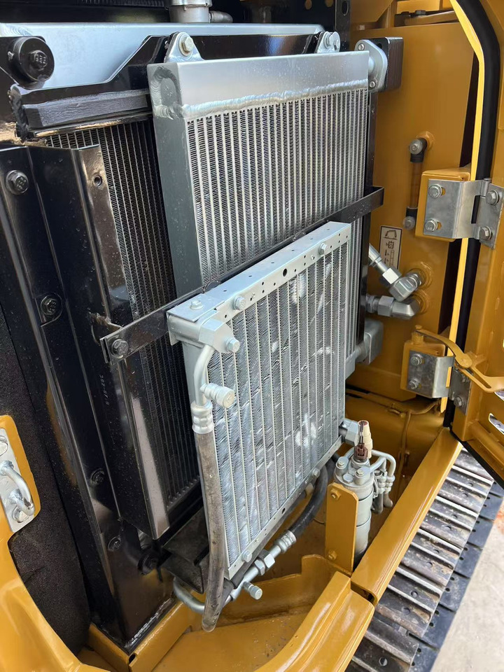 CATERPILLAR 305.5E2 - Miniekskavator: foto 4 CATERPILLAR 305.5E2 - Miniekskavator: foto 4