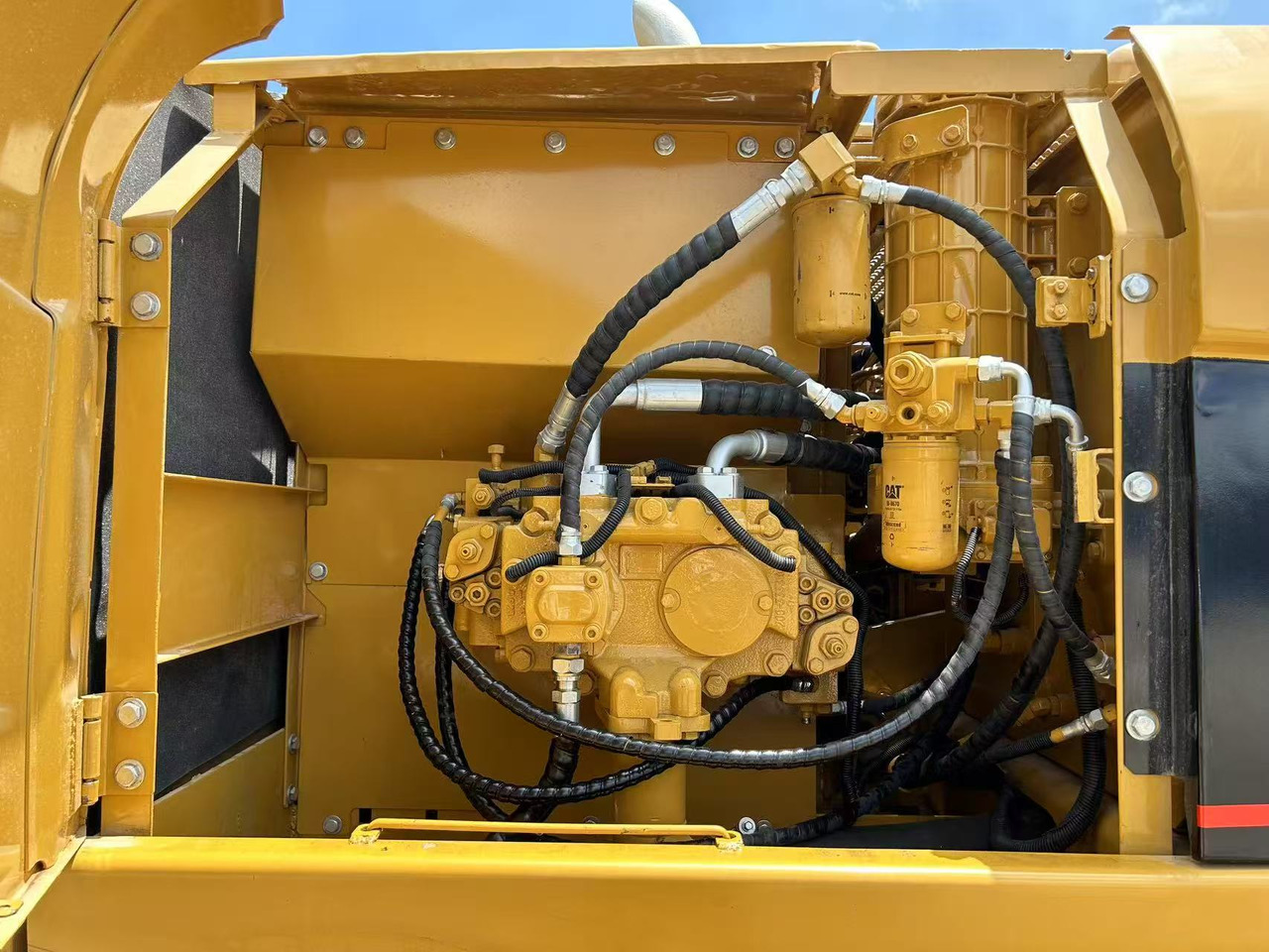 Ekskavator me zinxhirë CATERPILLAR 320CL: foto 7 Ekskavator me zinxhirë CATERPILLAR 320CL: foto 7