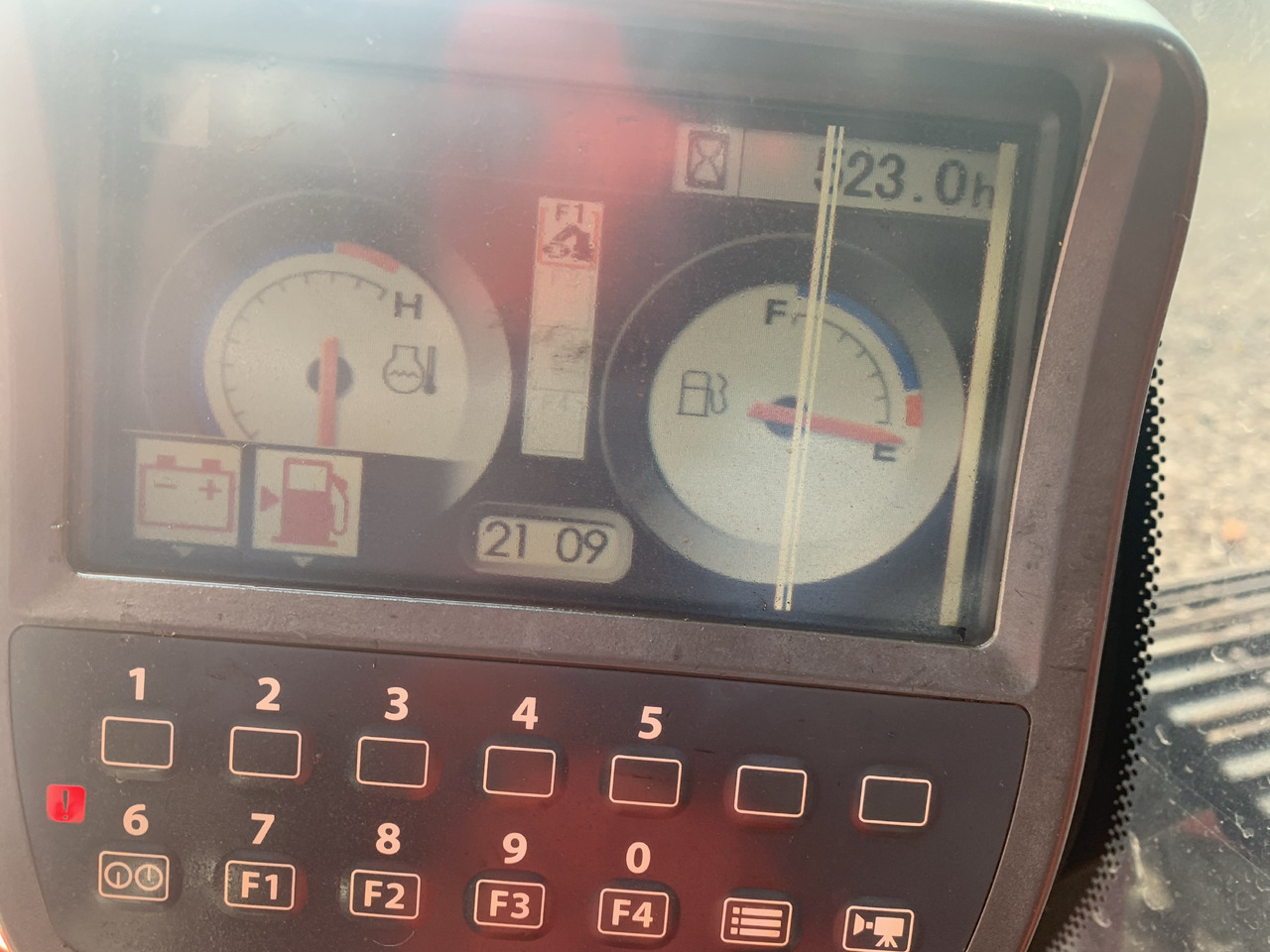 HITACHI ZX200-3 - Ekskavator me zinxhirë: foto 5 HITACHI ZX200-3 - Ekskavator me zinxhirë: foto 5