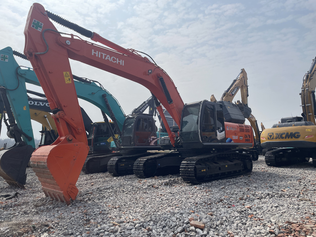 HITACHI ZX360 - Ekskavator me zinxhirë: foto 4 HITACHI ZX360 - Ekskavator me zinxhirë: foto 4