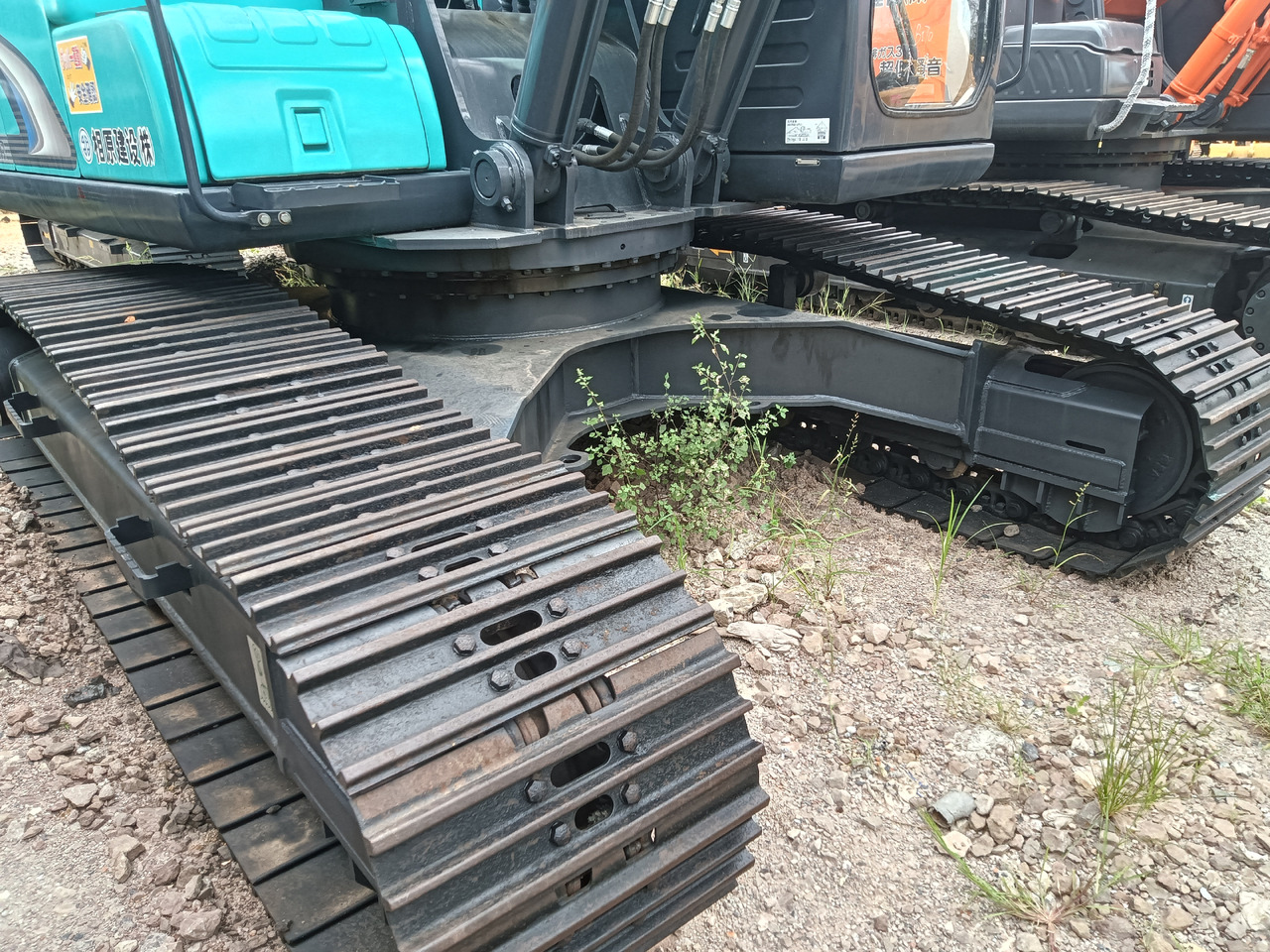 KOBELCO SK 210 - Ekskavator me zinxhirë: foto 4 KOBELCO SK 210 - Ekskavator me zinxhirë: foto 4