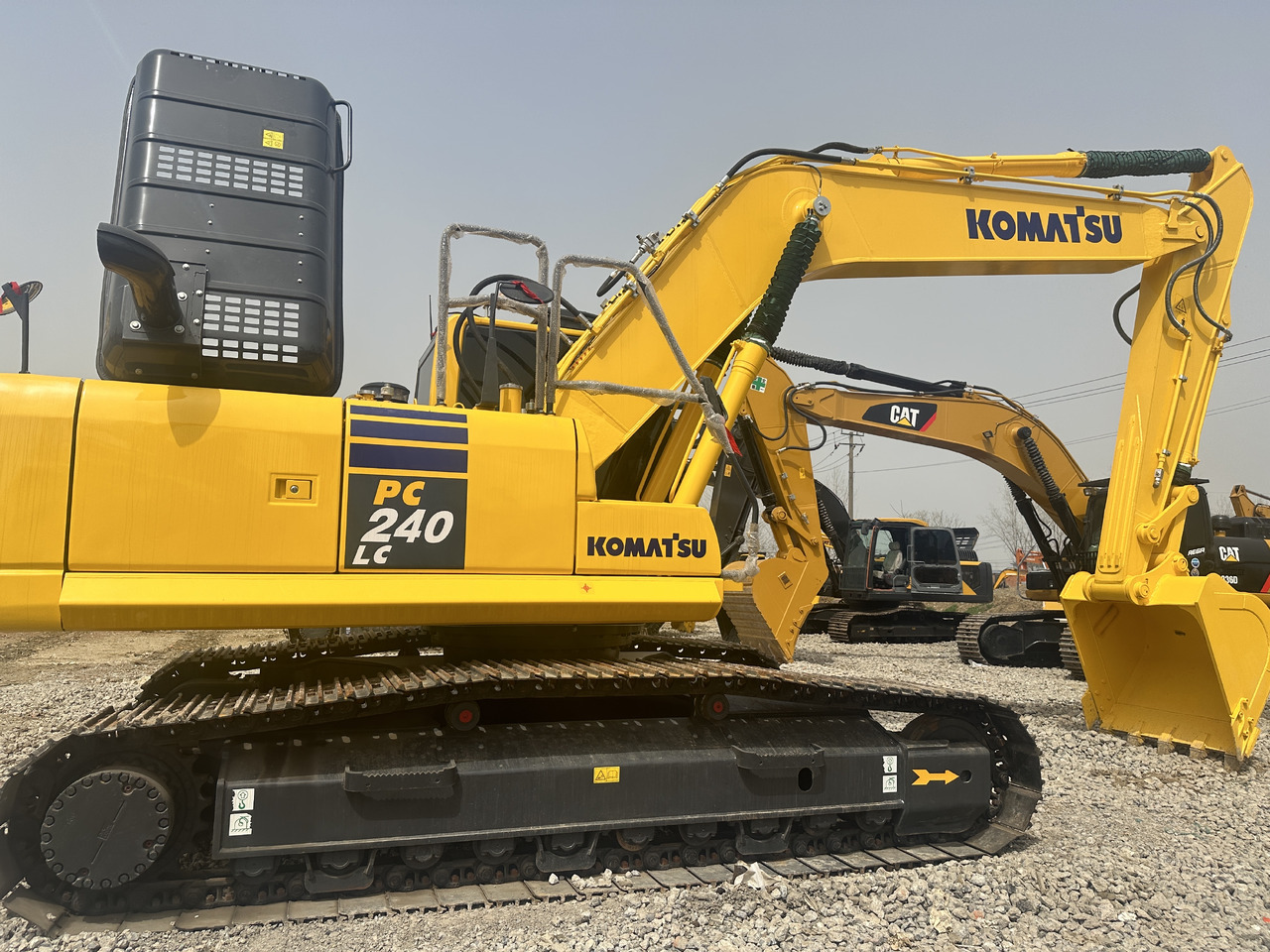 Komatsu PC 240 LC-8 - Ekskavator me zinxhirë: foto 2 Komatsu PC 240 LC-8 - Ekskavator me zinxhirë: foto 2