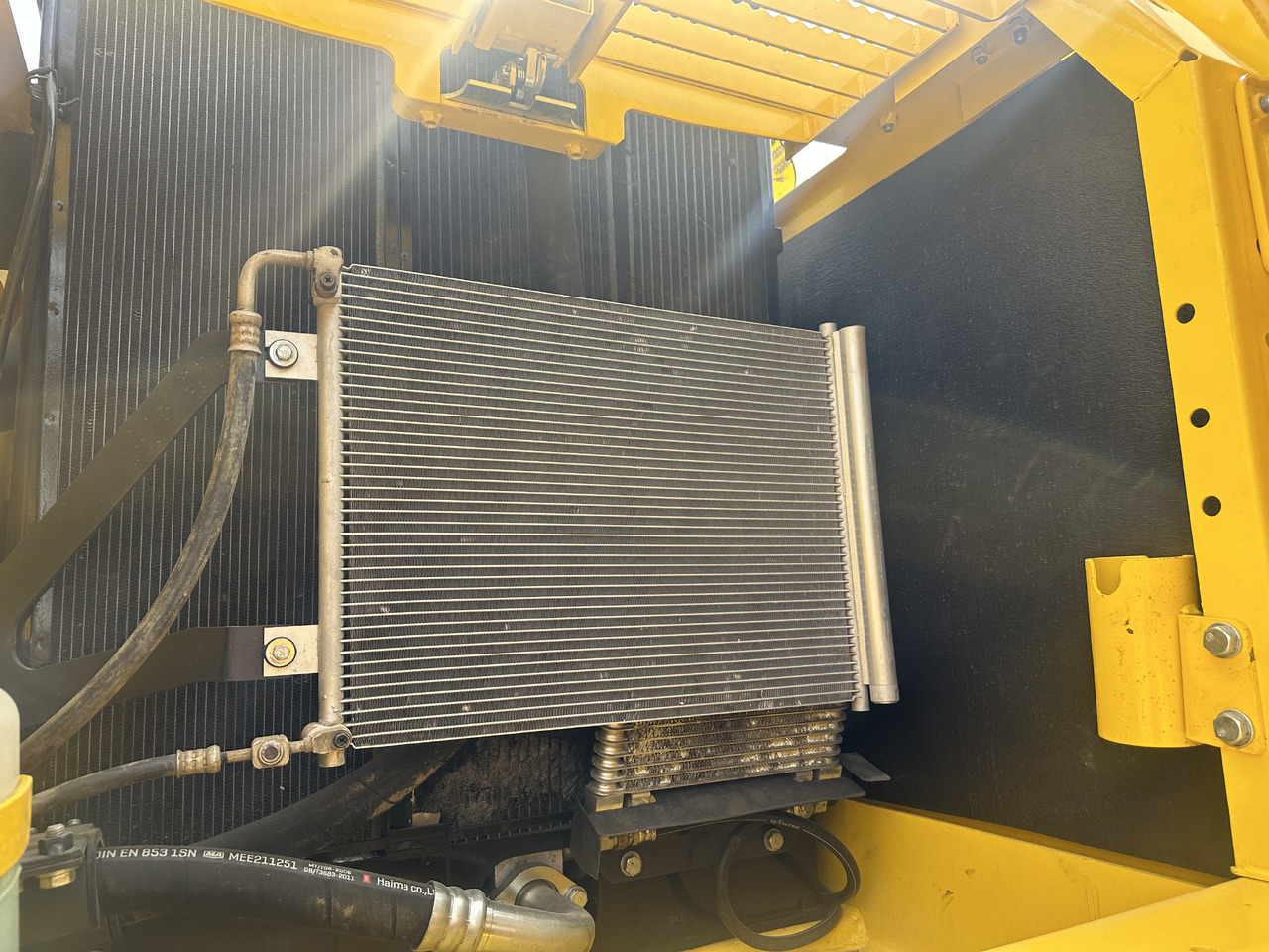 Komatsu PC 240 LC-8 - Ekskavator me zinxhirë: foto 4 Komatsu PC 240 LC-8 - Ekskavator me zinxhirë: foto 4