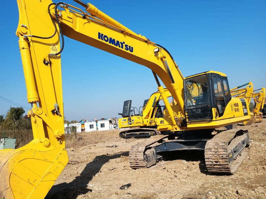 Komatsu PC 300 - Ekskavator me zinxhirë: foto 4 Komatsu PC 300 - Ekskavator me zinxhirë: foto 4