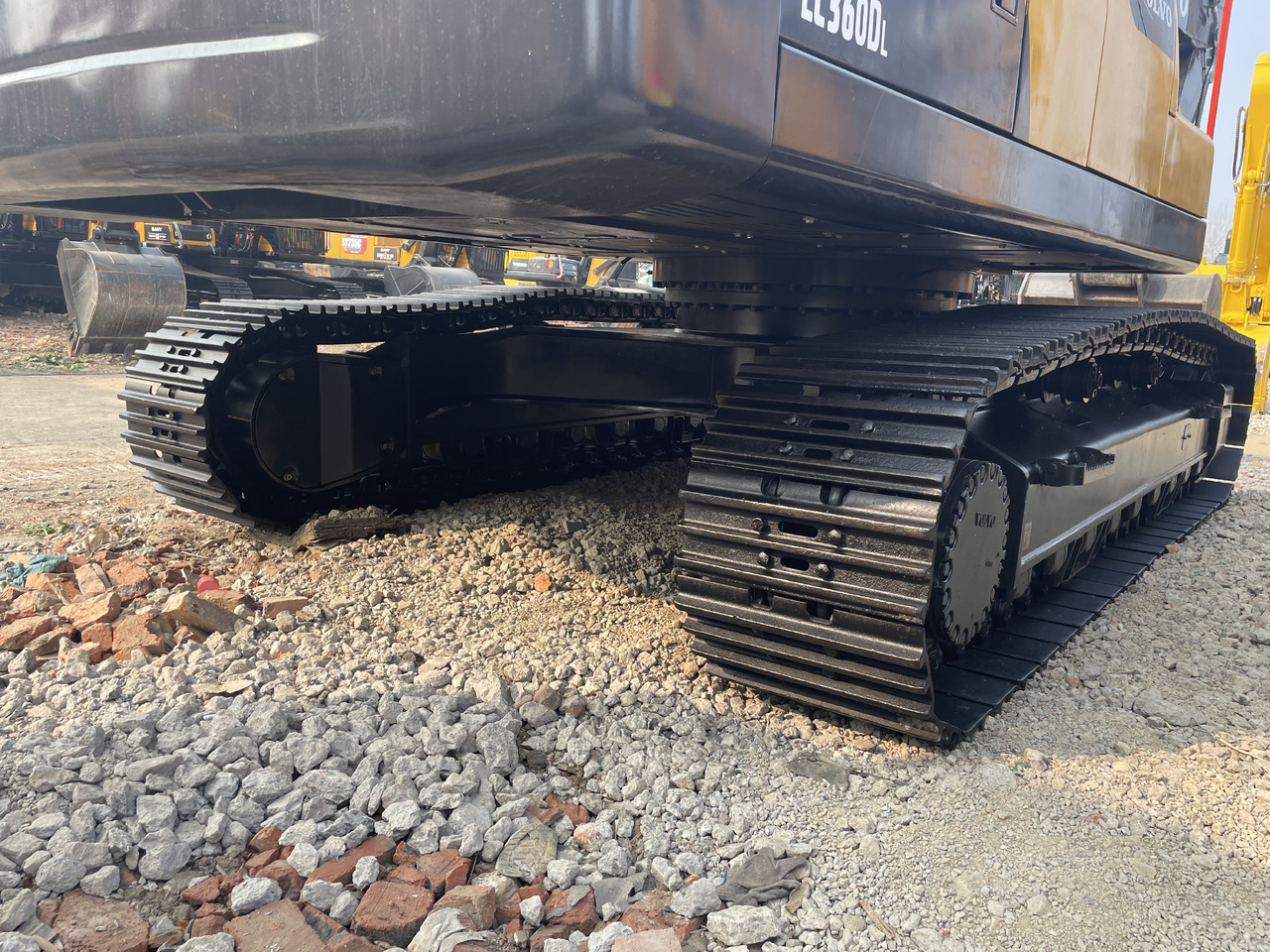 Ekskavator me zinxhirë VOLVO EC360: foto 7
