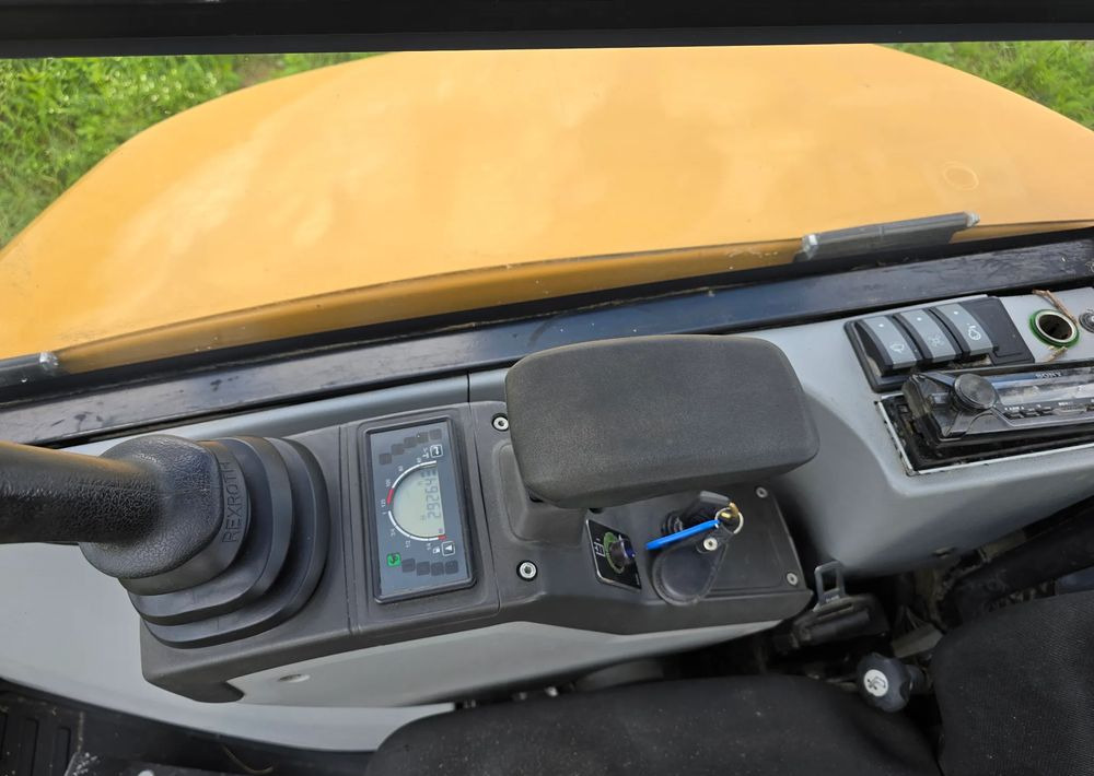 Caterpillar - Miniekskavator: foto 4 Caterpillar - Miniekskavator: foto 4