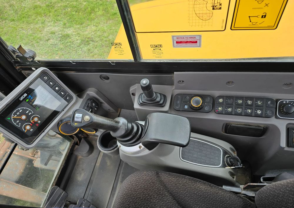 JCB - Ekskavator me zinxhirë: foto 5 JCB - Ekskavator me zinxhirë: foto 5