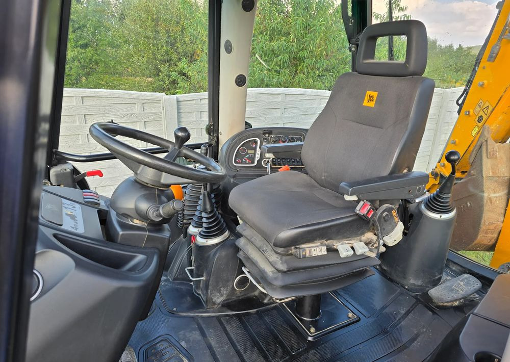 JCB - Fadromë me shkarkim nga prapa: foto 3 JCB - Fadromë me shkarkim nga prapa: foto 3