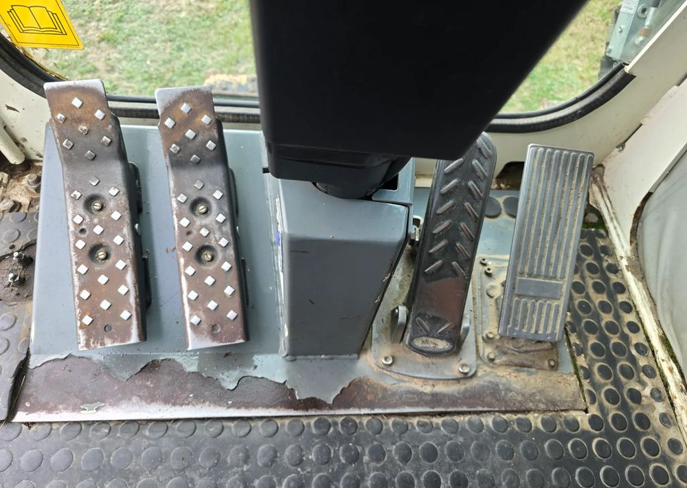 Terex - Ekskavator me goma: foto 5 Terex - Ekskavator me goma: foto 5