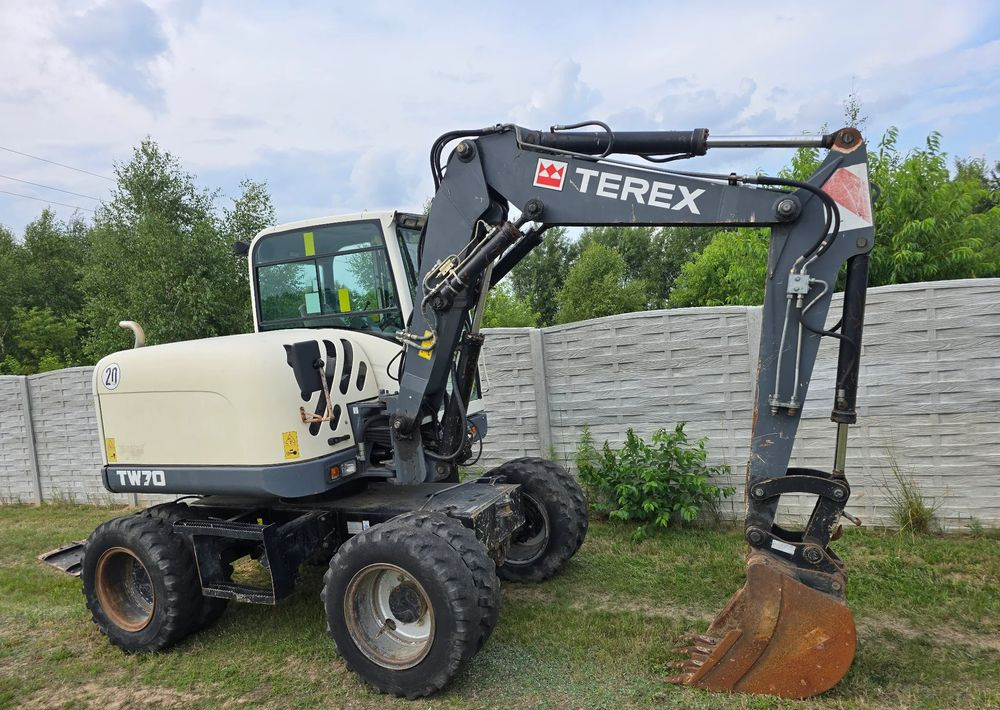 Terex - Ekskavator me goma: foto 2 Terex - Ekskavator me goma: foto 2
