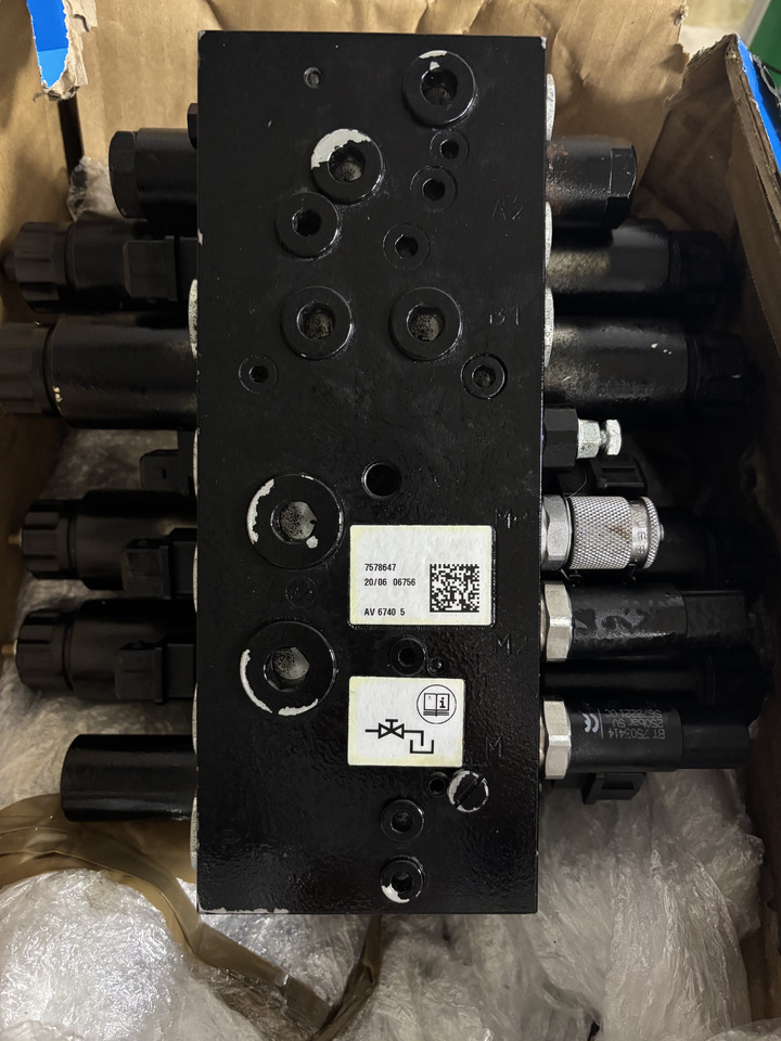 BT valve block 7578647 - Pjesë këmbimi për Pirun ritërheqës: foto 3 BT valve block 7578647 - Pjesë këmbimi për Pirun ritërheqës: foto 3