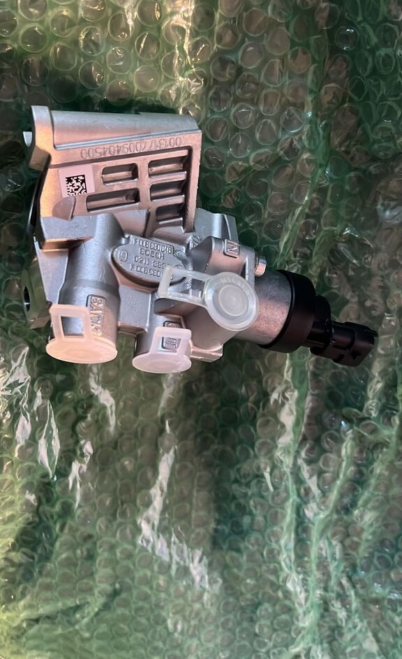 Reglatör Bosch 2010-2023 F00BC80045 Bosch 2008-2012 - Sistemi i karburantit për Autobus: foto 3 Reglatör Bosch 2010-2023 F00BC80045 Bosch 2008-2012 - Sistemi i karburantit për Autobus: foto 3