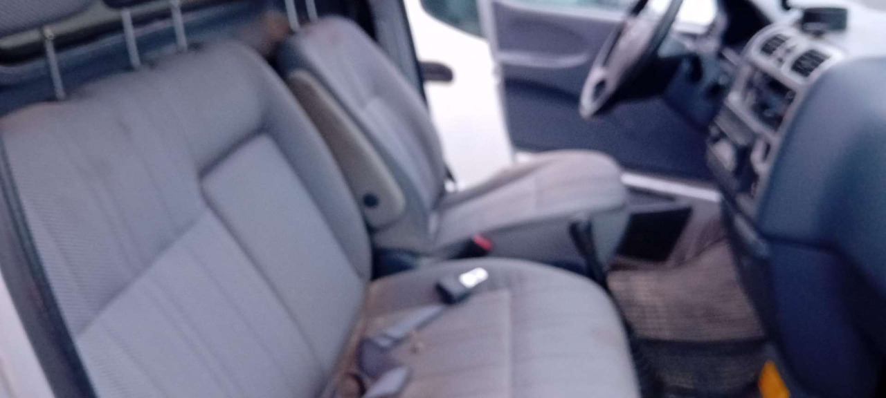 Veturë 2008 Toyota Hiace 4WD og 2007 Toyota Hiace selges samlet: foto 9