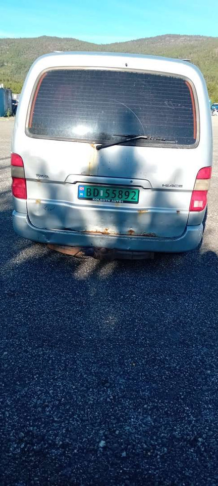Veturë 2008 Toyota Hiace 4WD og 2007 Toyota Hiace selges samlet: foto 6