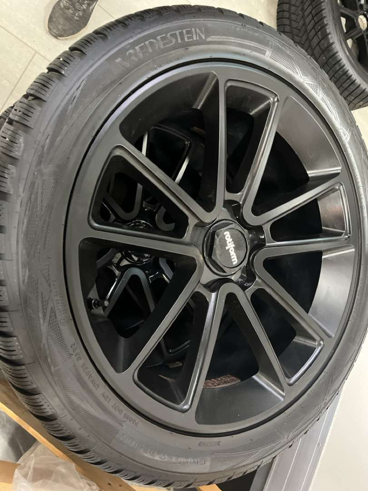 Eksklusive dekk og felger til Mercedes G-Class (G-Wagon) - Vegla/ Pajisja: foto 1 Eksklusive dekk og felger til Mercedes G-Class (G-Wagon) - Vegla/ Pajisja: foto 1