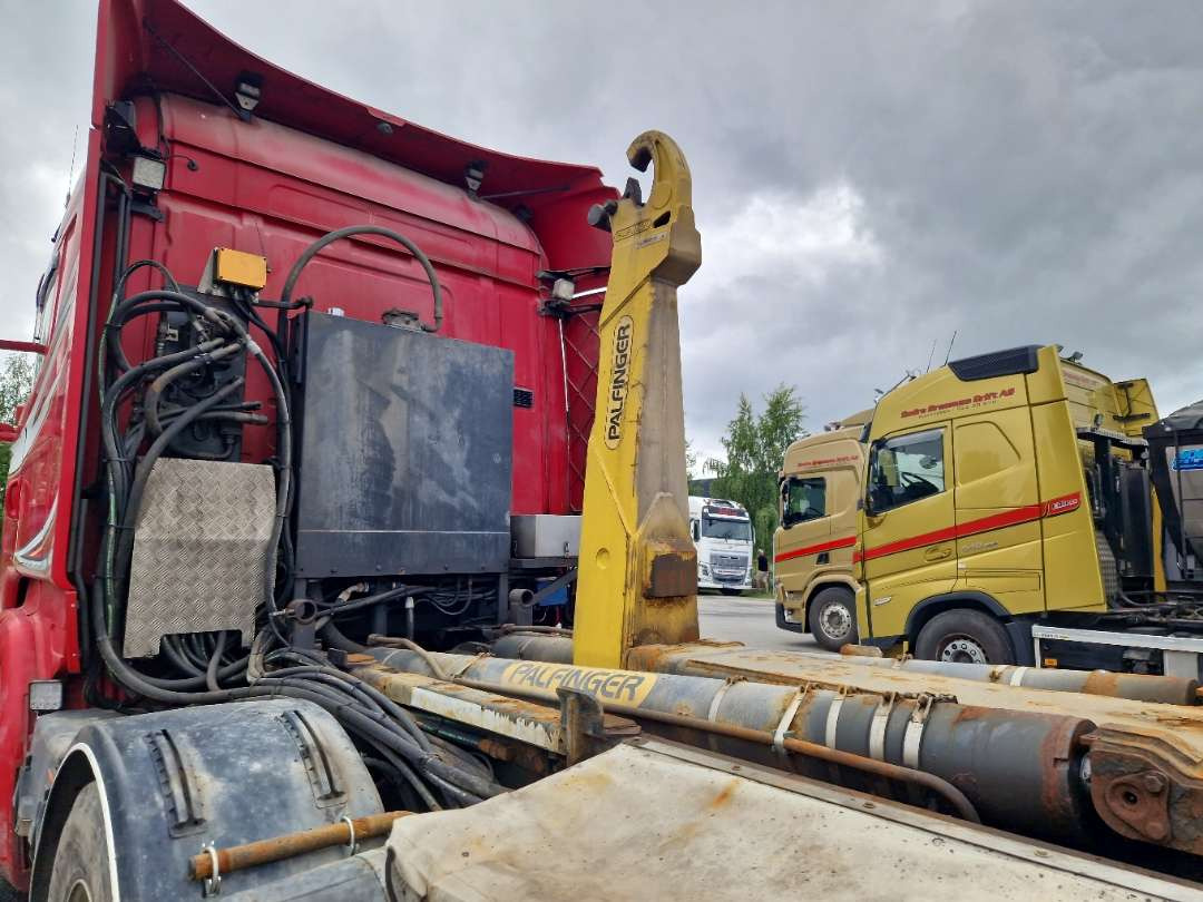 Scania R580 Brøytebil med sideplog og hydraulisk saltsystem - Kamion vetëngarkues: foto 5 Scania R580 Brøytebil med sideplog og hydraulisk saltsystem - Kamion vetëngarkues: foto 5
