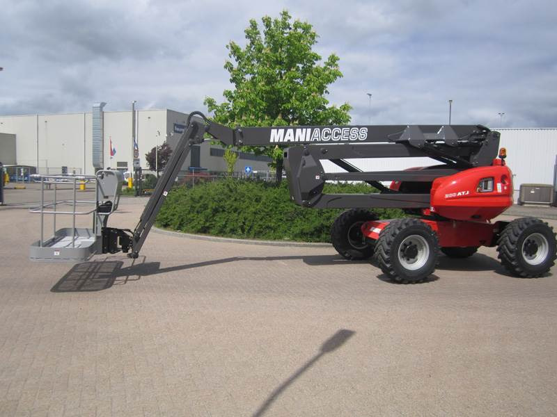 Manitou 200 ATJ - Krah me çernjerë: foto 2 Manitou 200 ATJ - Krah me çernjerë: foto 2